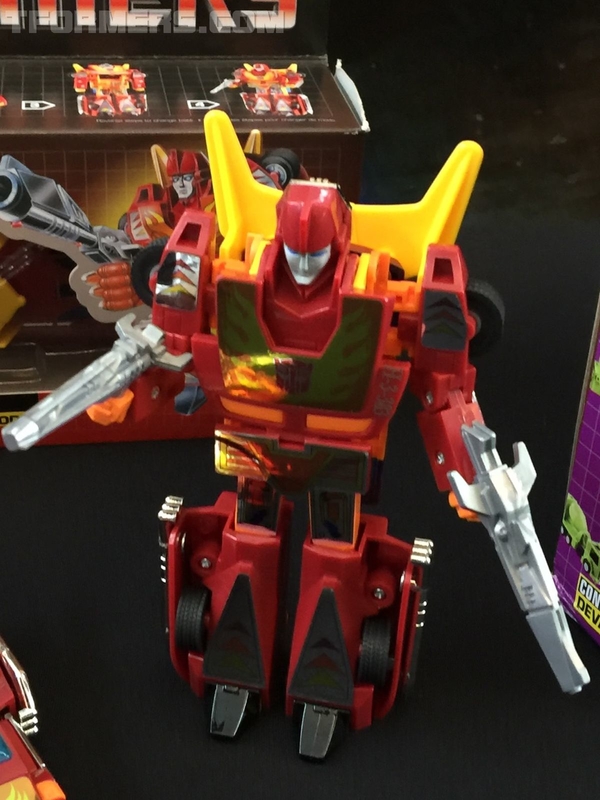 Sdcc 2018 Siege War For Cybertron Transformers Toys  (57 of 67)